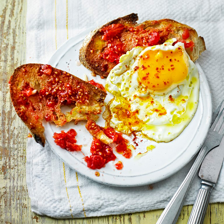 Doe mijn best Snor Beschrijven Tomatentoast met gebakken eieren