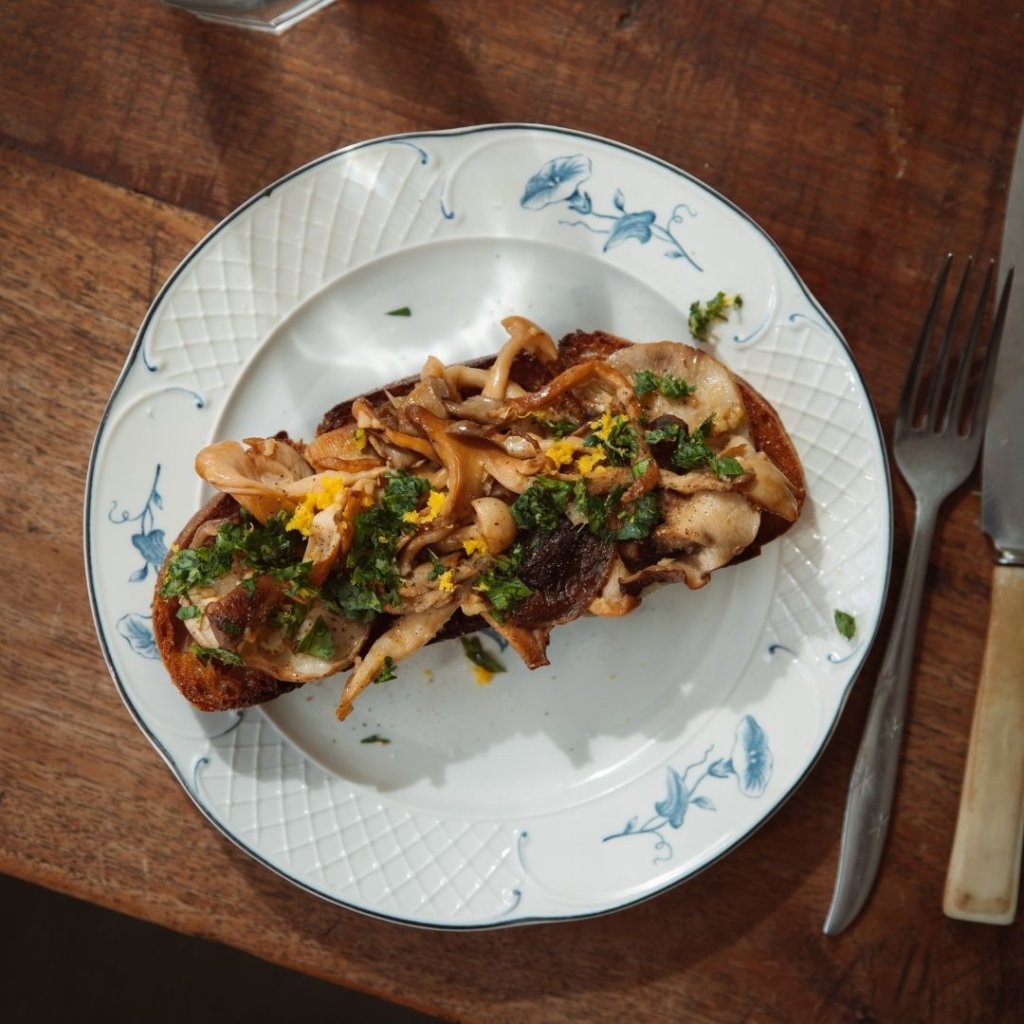 Gember- paddenstoelen op toast