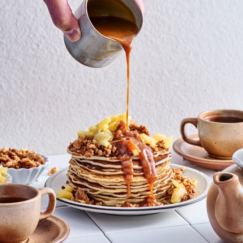 Apple crumble pancakes