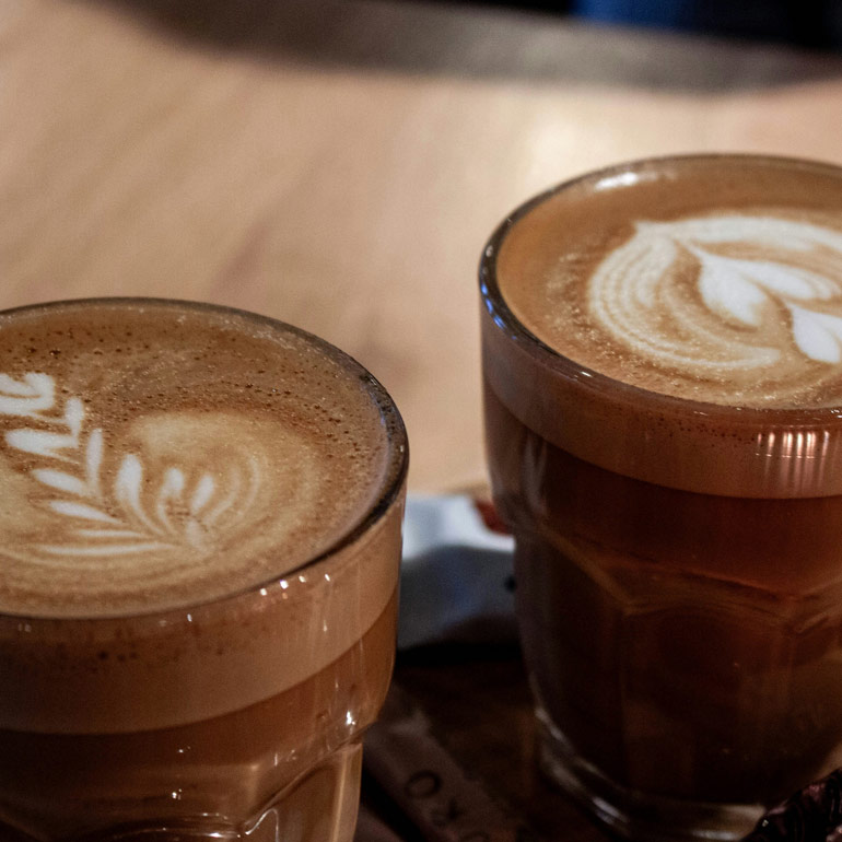 Waarom drinken Nederlanders zo graag een kopje koffie na het eten?