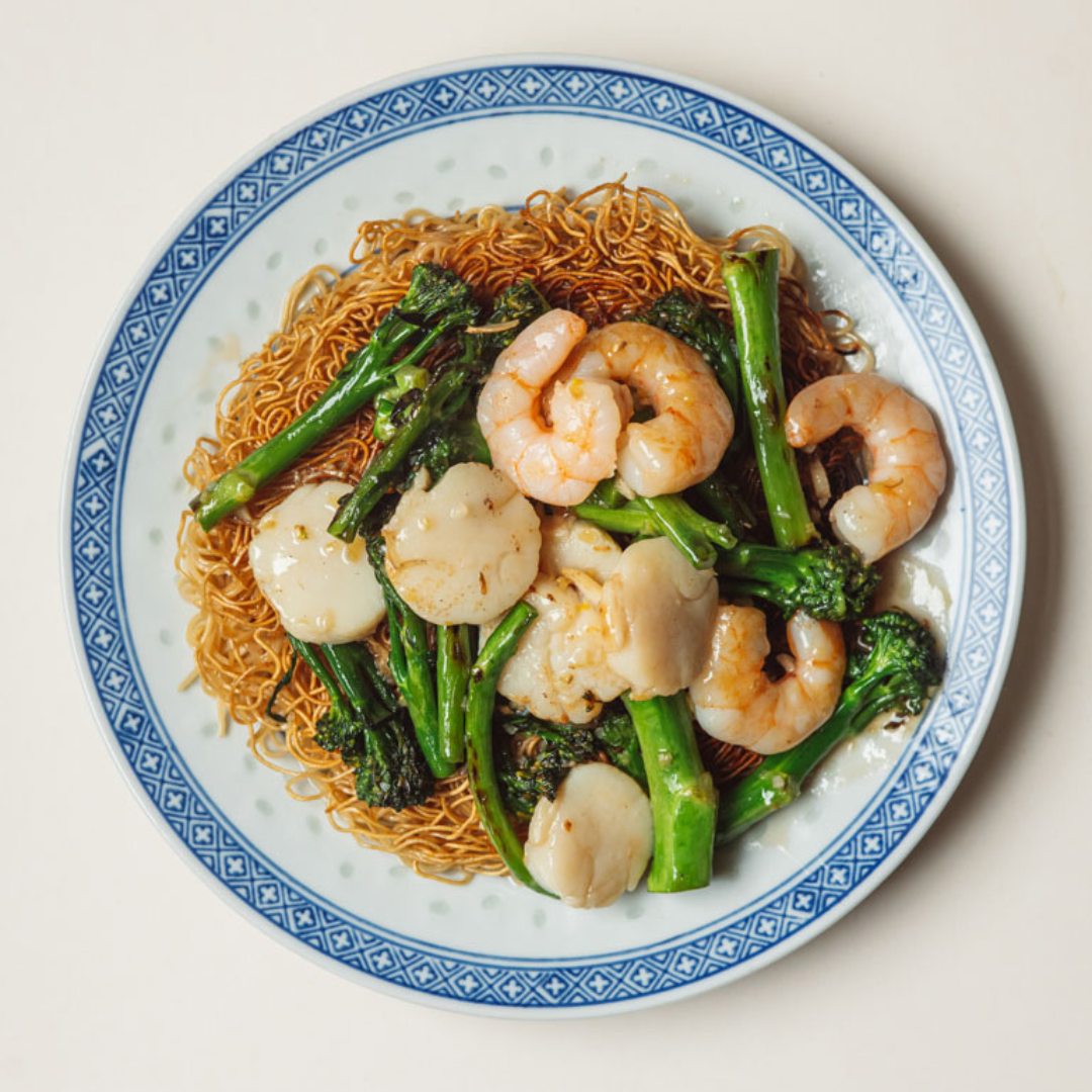 Knapperige noedels met seafood