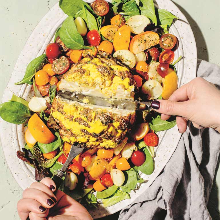 Geroosterde bloemkool steak met tahinsaus