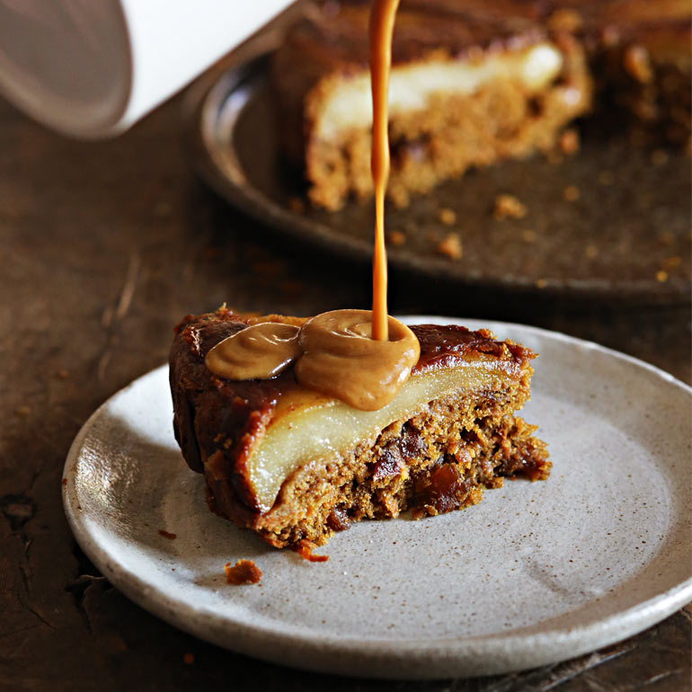 Sticky fruitdessert met wortelgroente