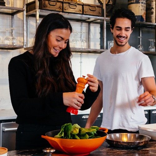 Samen koken is het nieuwe uit eten gaan
