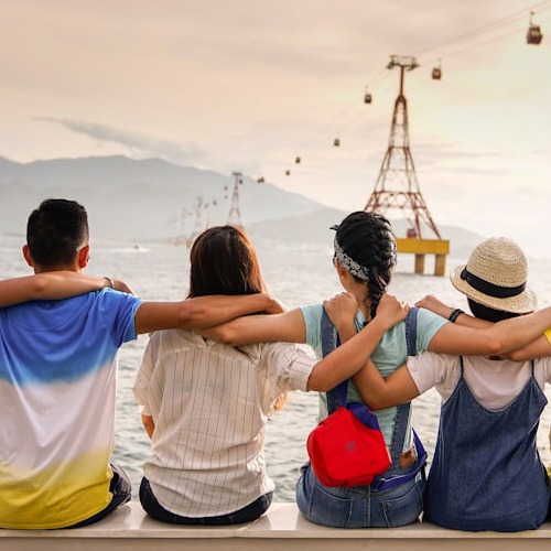 Het Verheffen van Vriendenbijeenkomsten met Smakelijke Traktaties en Avondverrassingen